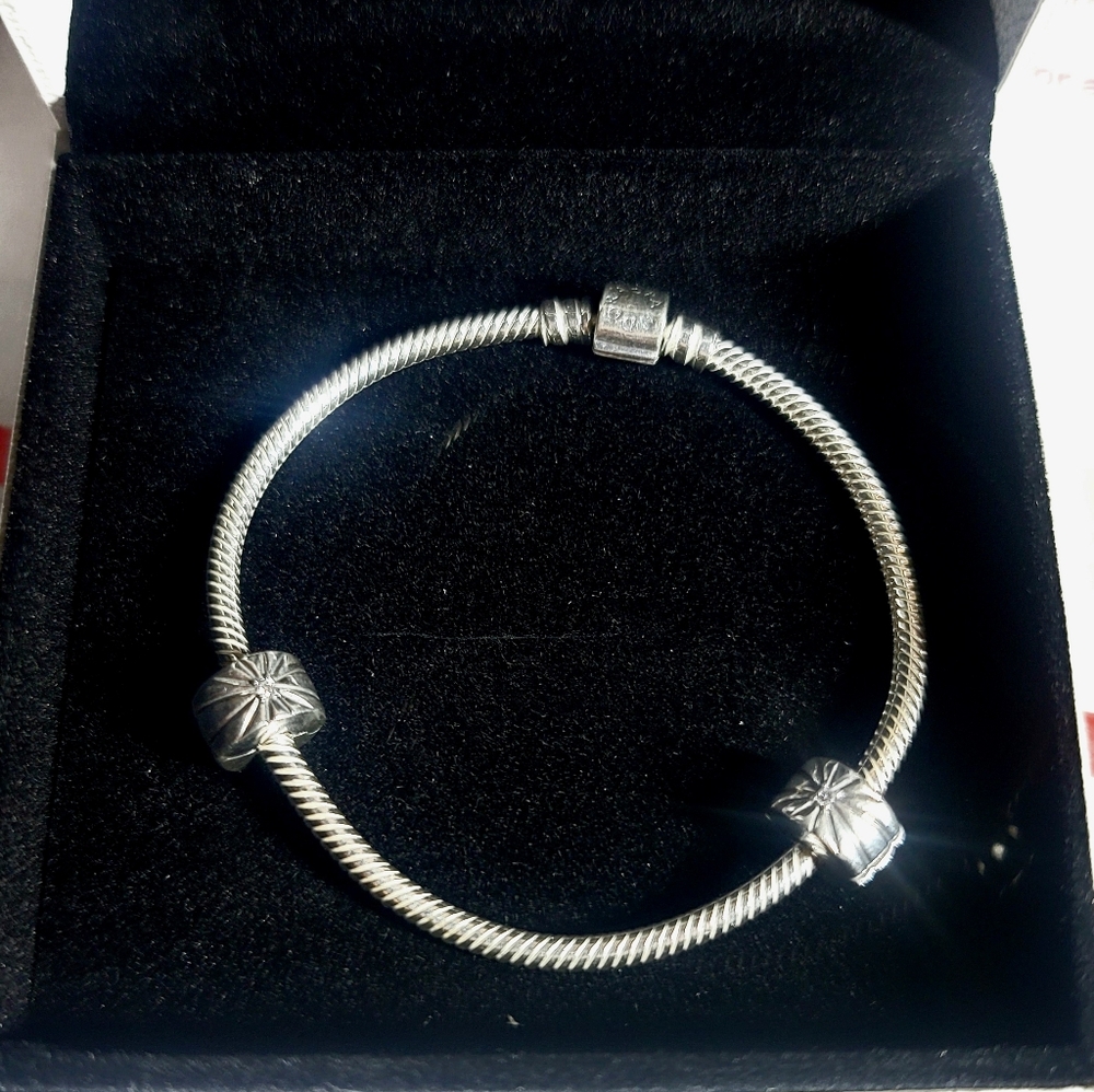 Pandora Barrel Clasp Iconic Bracelet Gift Set